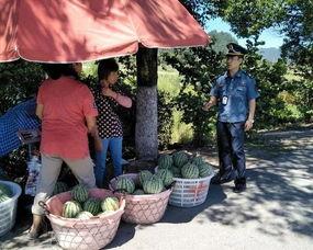 好看的吃瓜群众背影,跟随吃瓜群众的视觉盛宴