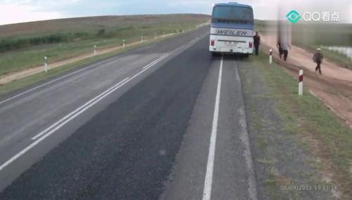 吃瓜群众车祸视频,视频曝光引网友热议