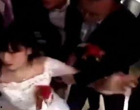 吃瓜群众美女打架视频,吃瓜群众目睹惊人打斗视频